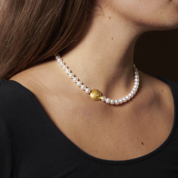 Perlenkette mit Schlößchen – Bild 2