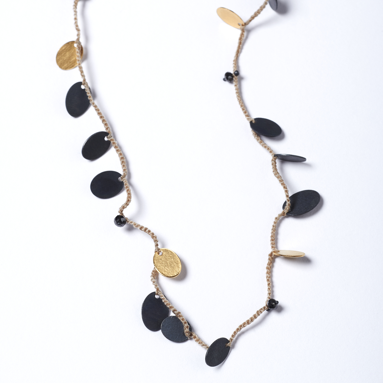 Plättchen Collier in Gold und Silber