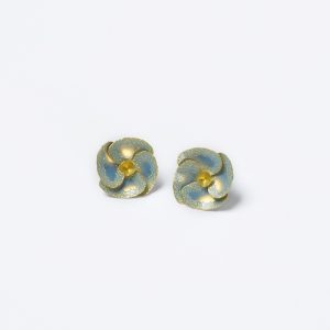 Ohrstecker Blüten aus Gelbgold mit opalisierender Emaille Nr. 368