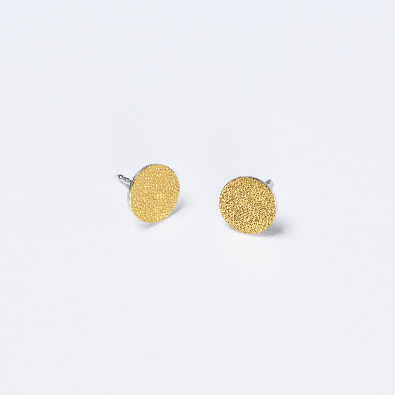 Ohrstecker punziert
