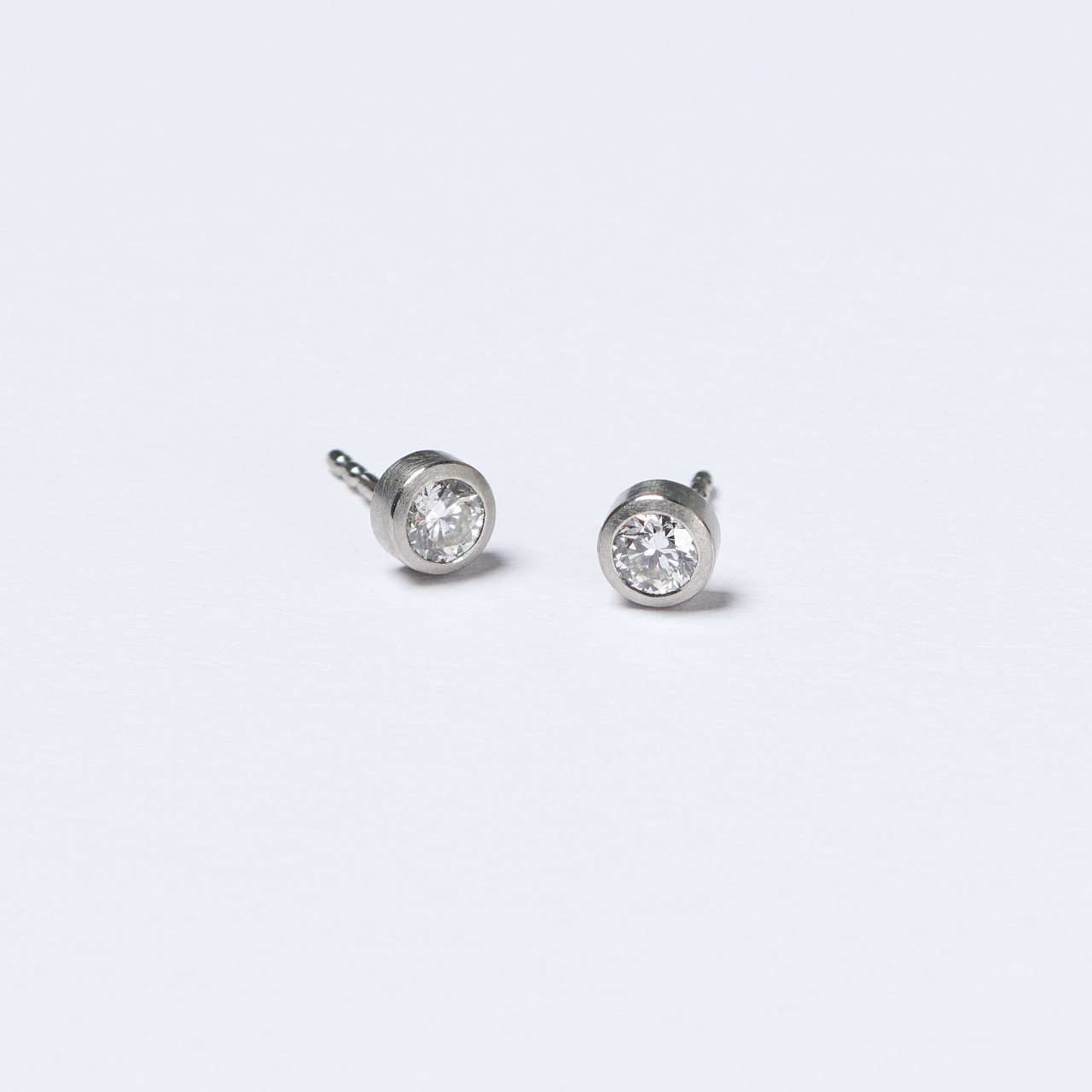 Platinohrstecker mit Brillant