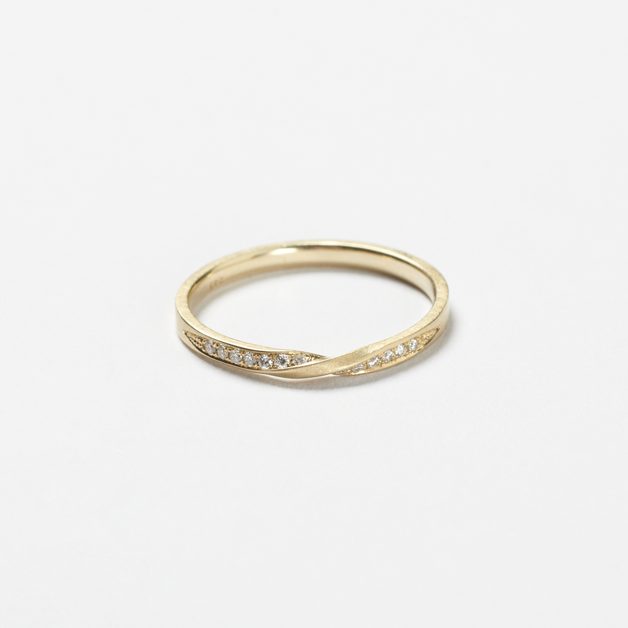 Ring Twist mit weißen Diamanten