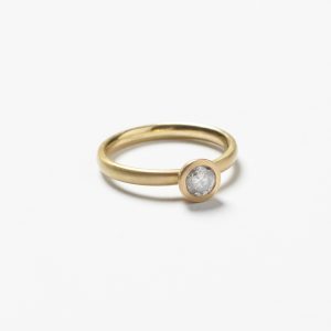 Goldring mit Natur Diamant in Schalenfassung