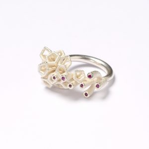 Silberring "Scion Blossom" mit Rubinen