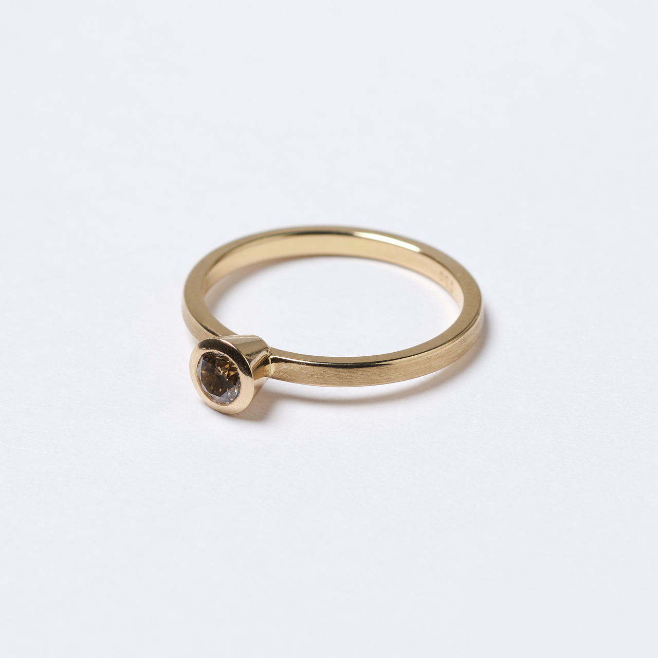 Solitärring mit Diamant