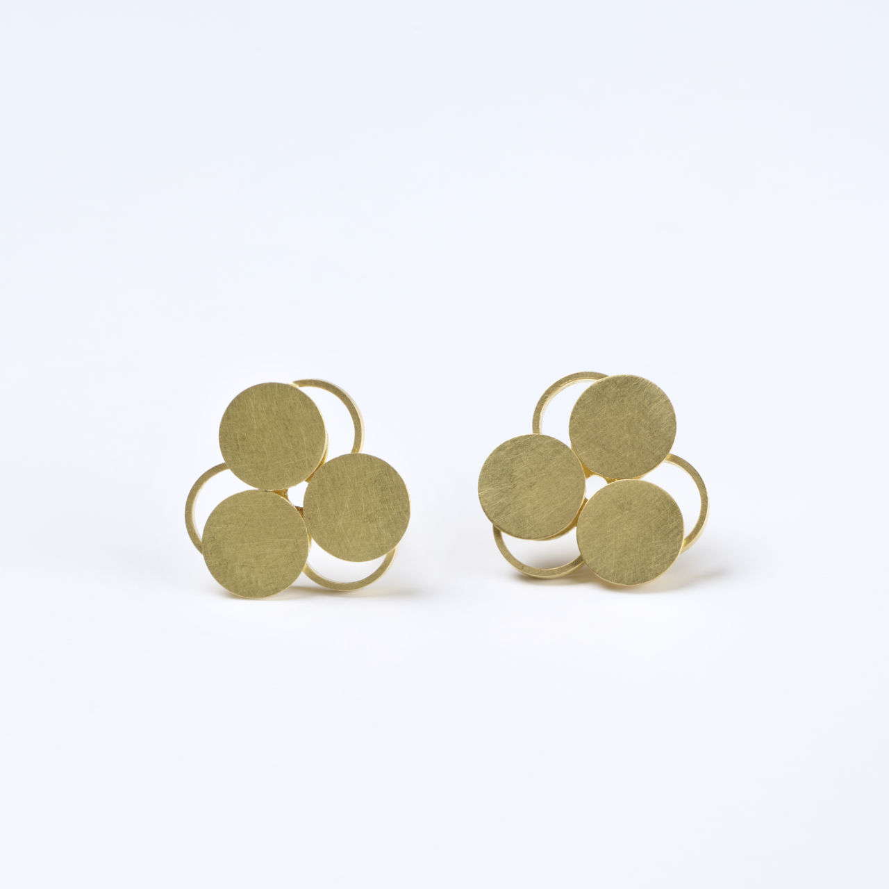Goldene Ohrstecker Dreierkreis