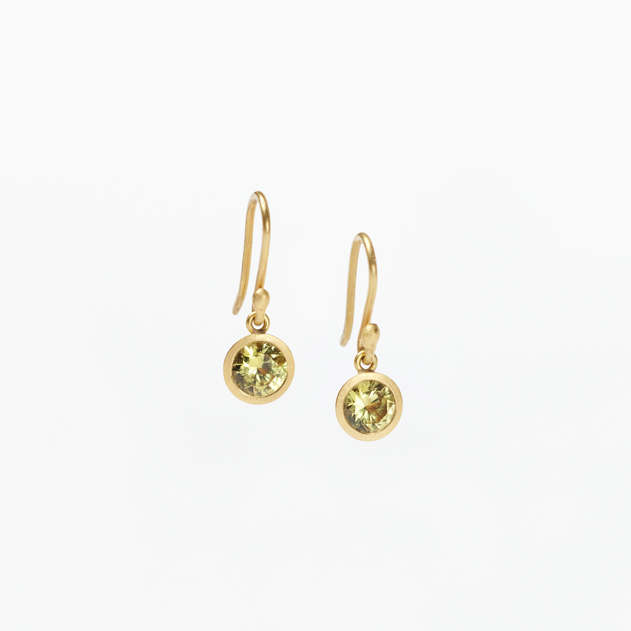 Goldohrhänger mit Chrysoberyll