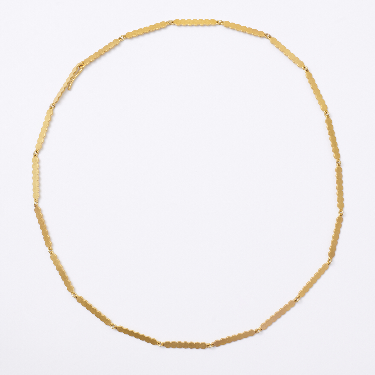 Collier aus handgefertigten Goldelementen
