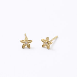 Sternblümchen Ohrstecker mit Brillanten